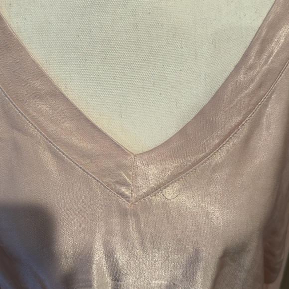 Brand Bazar NWT mixed media v neck top - Picture 3 of 9